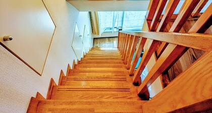 Bright Tokyo Loft with Sky View | 8min walk to Sugamo Station and Attraction
