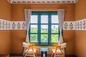 Deluxe Double Room | Iron/ironing board, free WiFi - Zostel Agra (Agra)