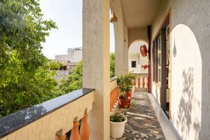 Deluxe Triple Room (with balcony) | Balcony