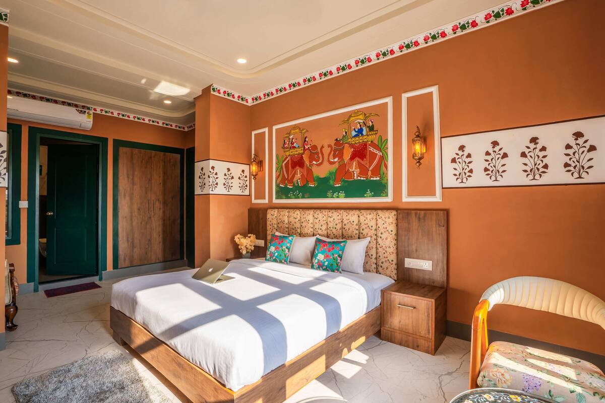 Deluxe Double Room | Iron/ironing board, free WiFi