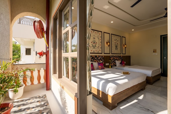 Deluxe Triple Room (with balcony) | Balcon