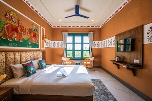 Deluxe Double Room | Iron/ironing board, free WiFi