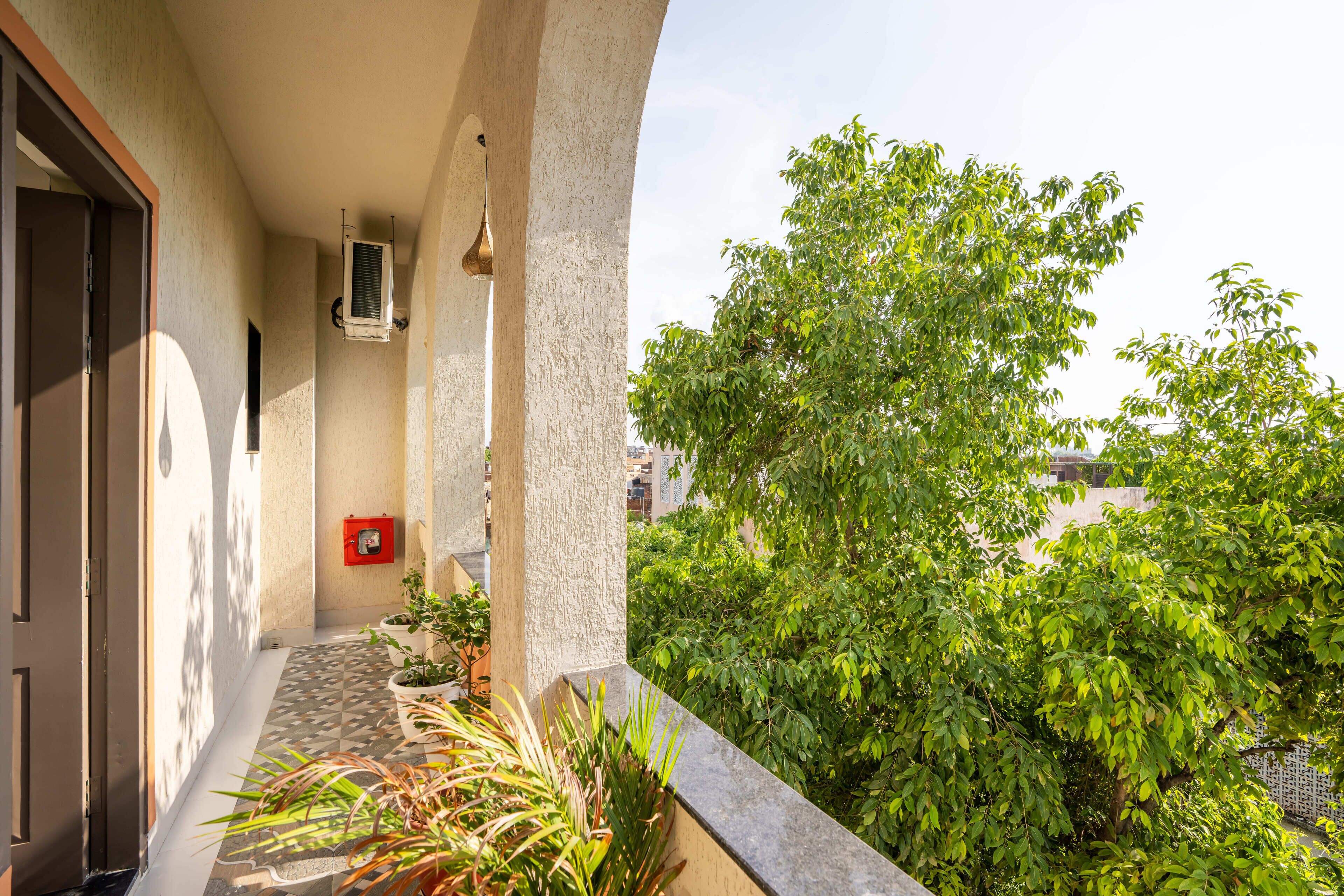 Deluxe Triple Room (with balcony) | Balcony