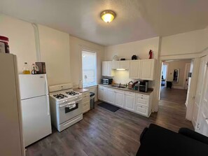 Micro-ondes, four, plaque de cuisson