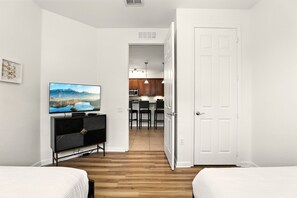 3 habitaciones, tabla de planchar con plancha y wifi gratis
