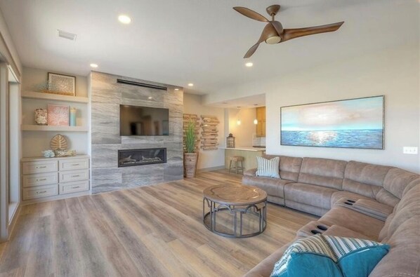 Smart TV, fireplace