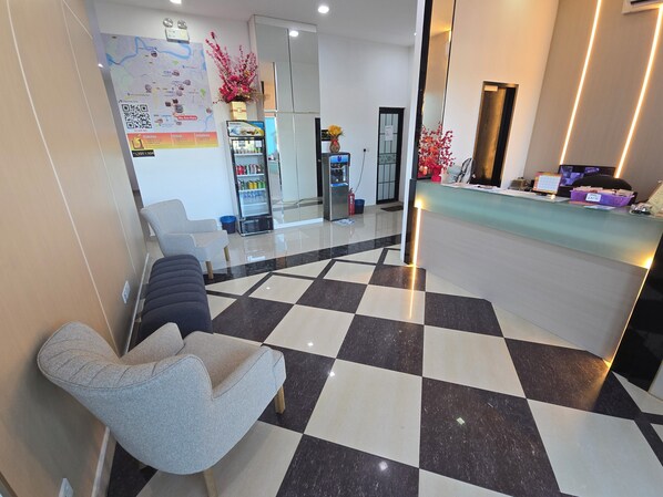 Reception - One Point Hotel Airport Kuching (Kuching)