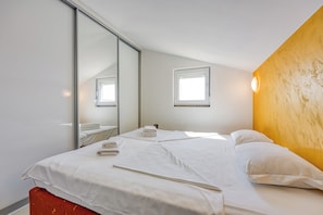 2 bedrooms, free WiFi, bed sheets