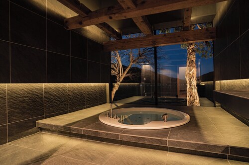 Spend a relaxing time with your loved one in a 120-year-old farmhouse. Enjoy the lovely satoyama time watching the ears of rice swaying in the wind, listening to birds singing, and looking up at the starry sky!