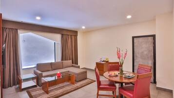 Premier Double or Twin Room | In-room dining
