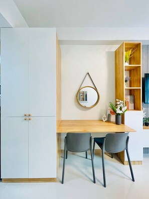 Studio, 1 Bedroom | Interior