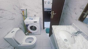 Hårføner, håndklær, såpe og toalettpapir