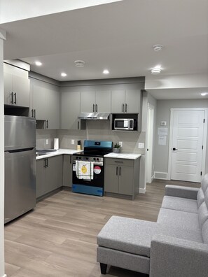 Private kitchen - Cozy, clean and homely (Calgary)