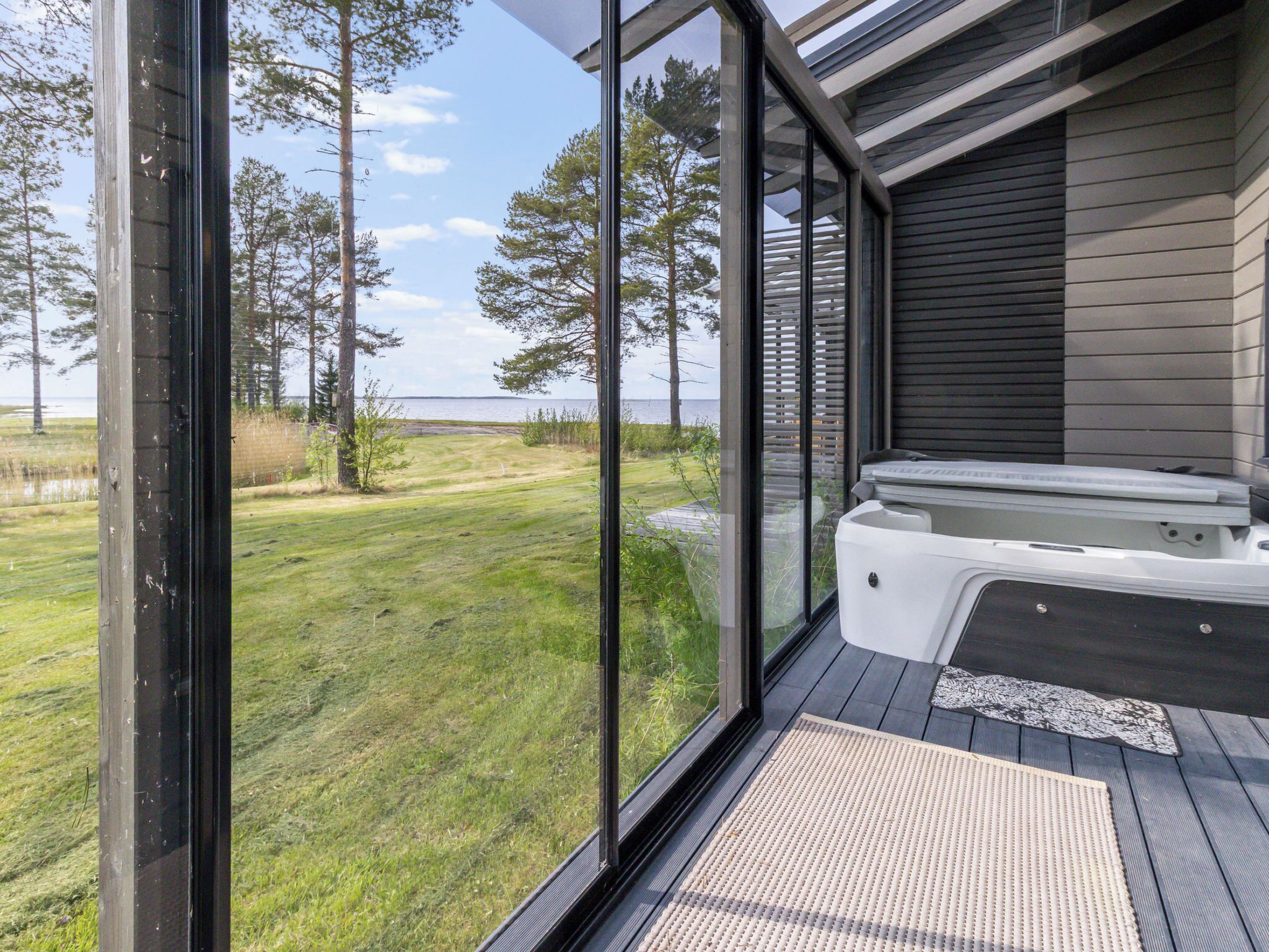 المنطقة المحيطة بالمنشأة