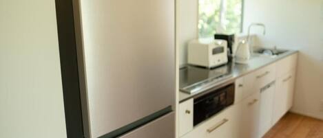 Electric kettle, toaster
