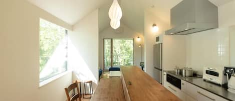 Electric kettle, toaster