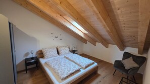 2 bedrooms, bed sheets - Vacation apartment 90 sqm with balcony (Übersee)