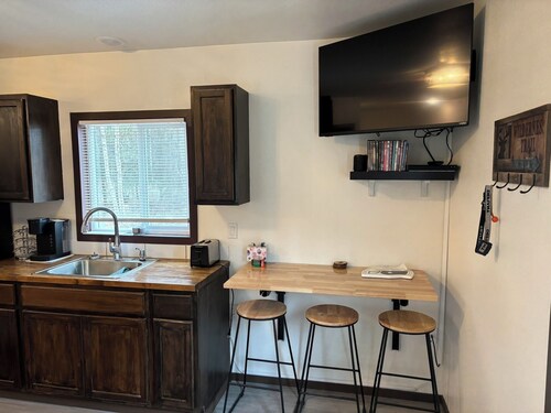 Welcoming 1-bedroom cabin in Kenai