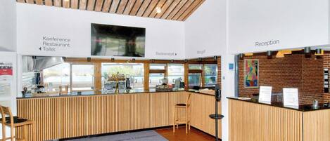 House | Lobby