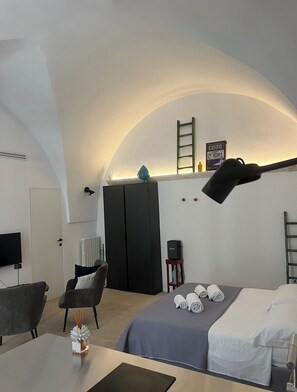 1 bedroom, WiFi, bed sheets - LOFT BAPTIST (Ostuni)