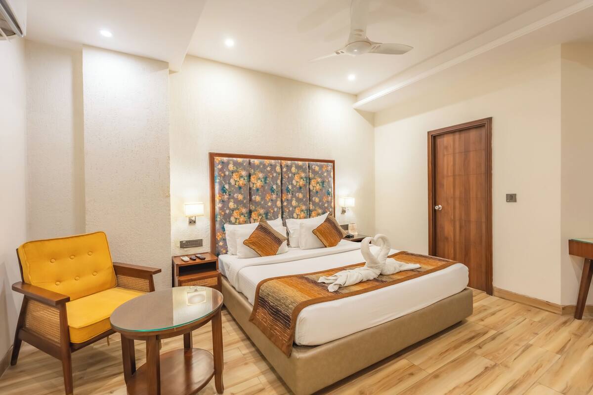 Executive Double Room | In-room safe, iron/ironing board (on request), WiFi (free), bed sheets