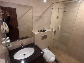 Deluxe Double Room | Bathroom | Hair dryer, slippers, towels, soap - MJ AERO SUITE (Rishikesh)