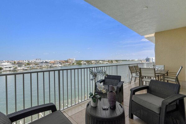 Outdoor dining - Waterfront, Pool, Prime Location - 504 Bay Harbor (Clearwater)