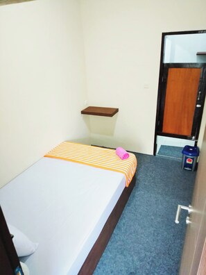Standard Single Room | Desk, free WiFi