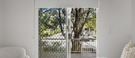 Apartment, 2 Bedrooms, Pool View