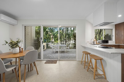 Burleigh Breeze 2 Bed Beach Walk