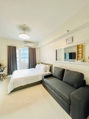 1 bedroom, iron/ironing board, internet, bed sheets