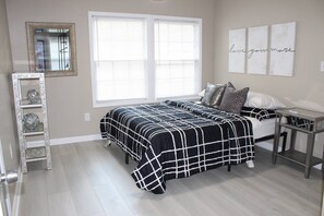 5 bedrooms, desk, iron/ironing board, free WiFi