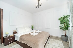 Iron/ironing board, WiFi, bed sheets