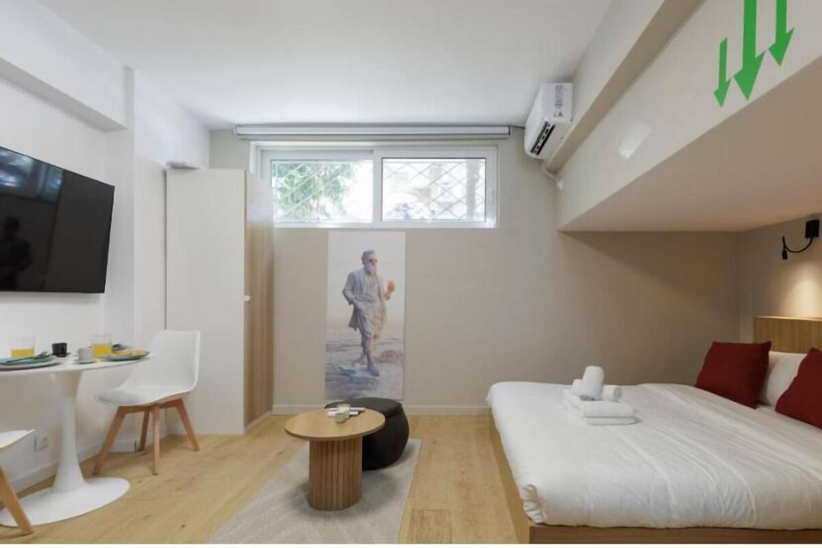 Intimo Studio | Free WiFi