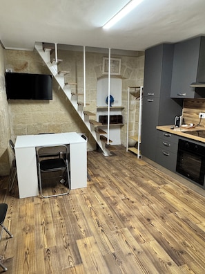 Dining - Ground floor loft Street parking Ideal for capacity: up to 4 people (Corato)