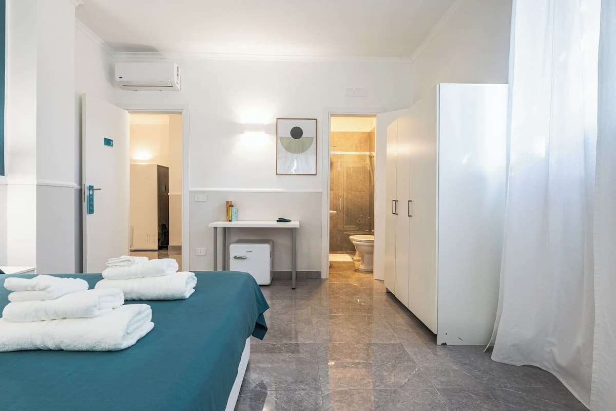 Comfort dubbelrum - utsikt mot trädgården | Sängtillbehör av högsta kvalitet, memory foam-madrasser och minibar