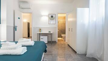 Comfort-Doppelzimmer, Gartenblick | Hochwertige Bettwaren, Betten mit Memory-Foam-Matratzen, Minibar