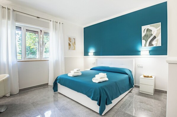 Premium-sengetøj, senge med madrasser af memory foam, minibar