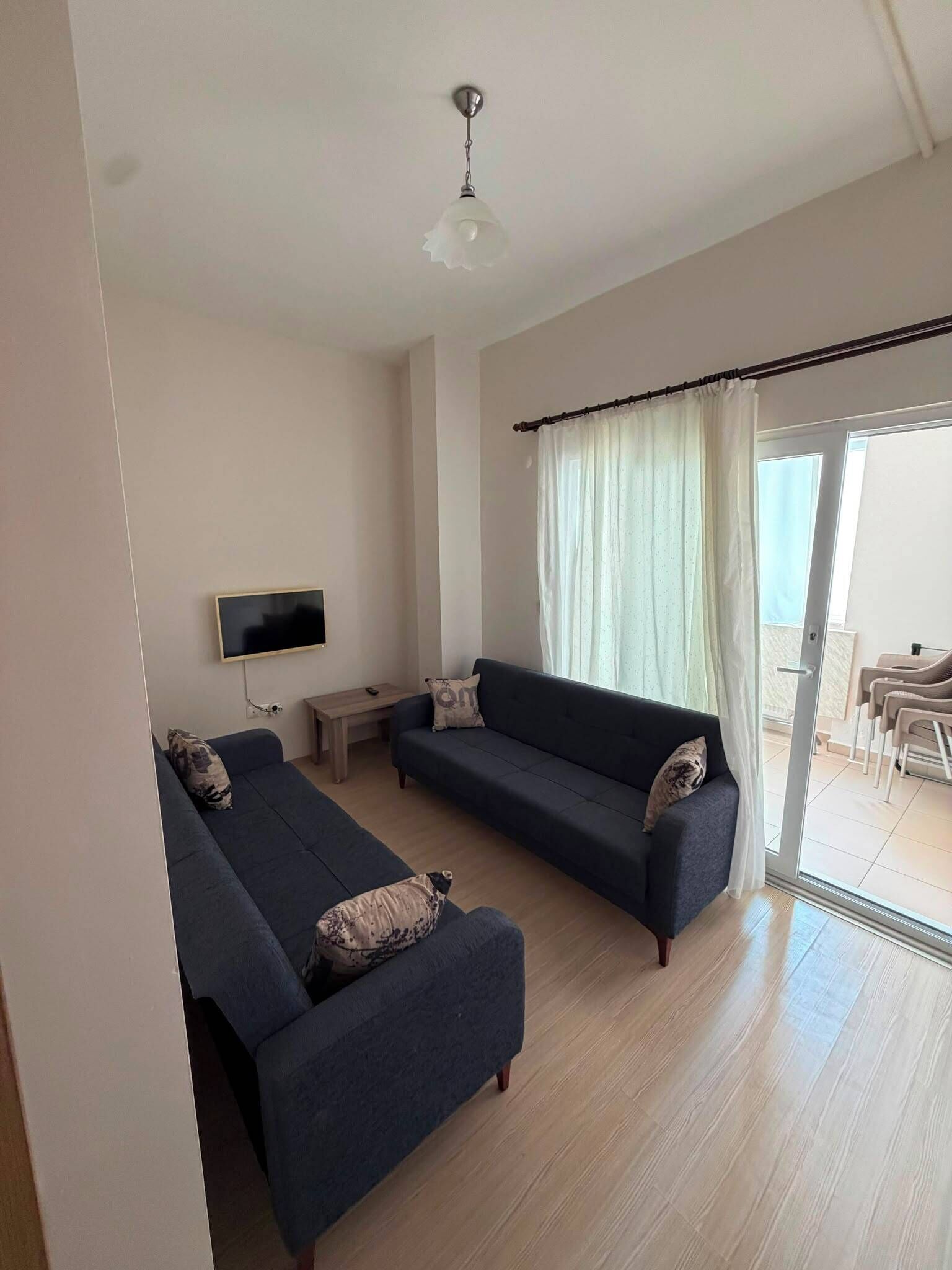 Economy Apartment | Living area
