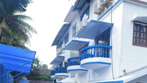 Indoor pool, outdoor pool - Omnia Beach Resort Near Candolim Beach (Candolim)