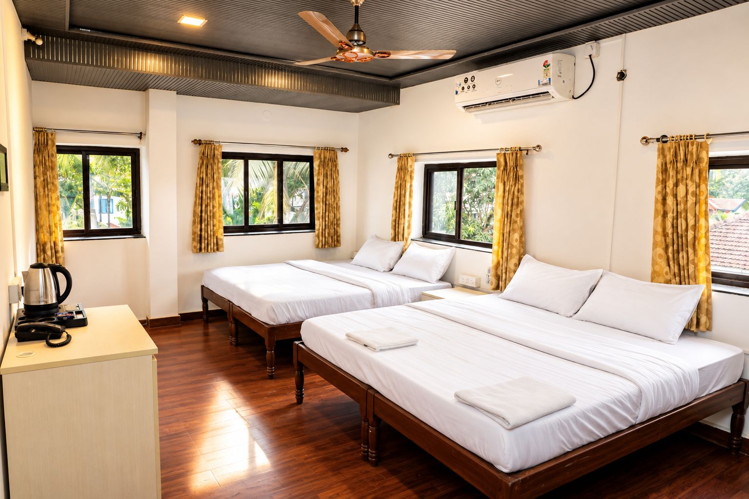 Family Room | Desk, cots/infant beds, free WiFi, bed sheets