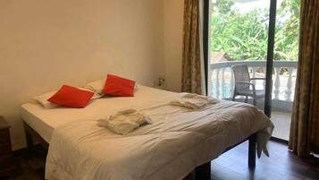 Standard Room | Desk, free WiFi