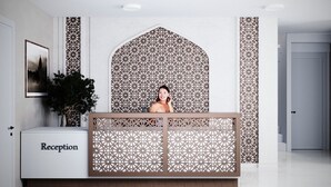 In-room safe, blackout curtains, iron/ironing board (on request) - Lunar Hotel Baku (Baku)