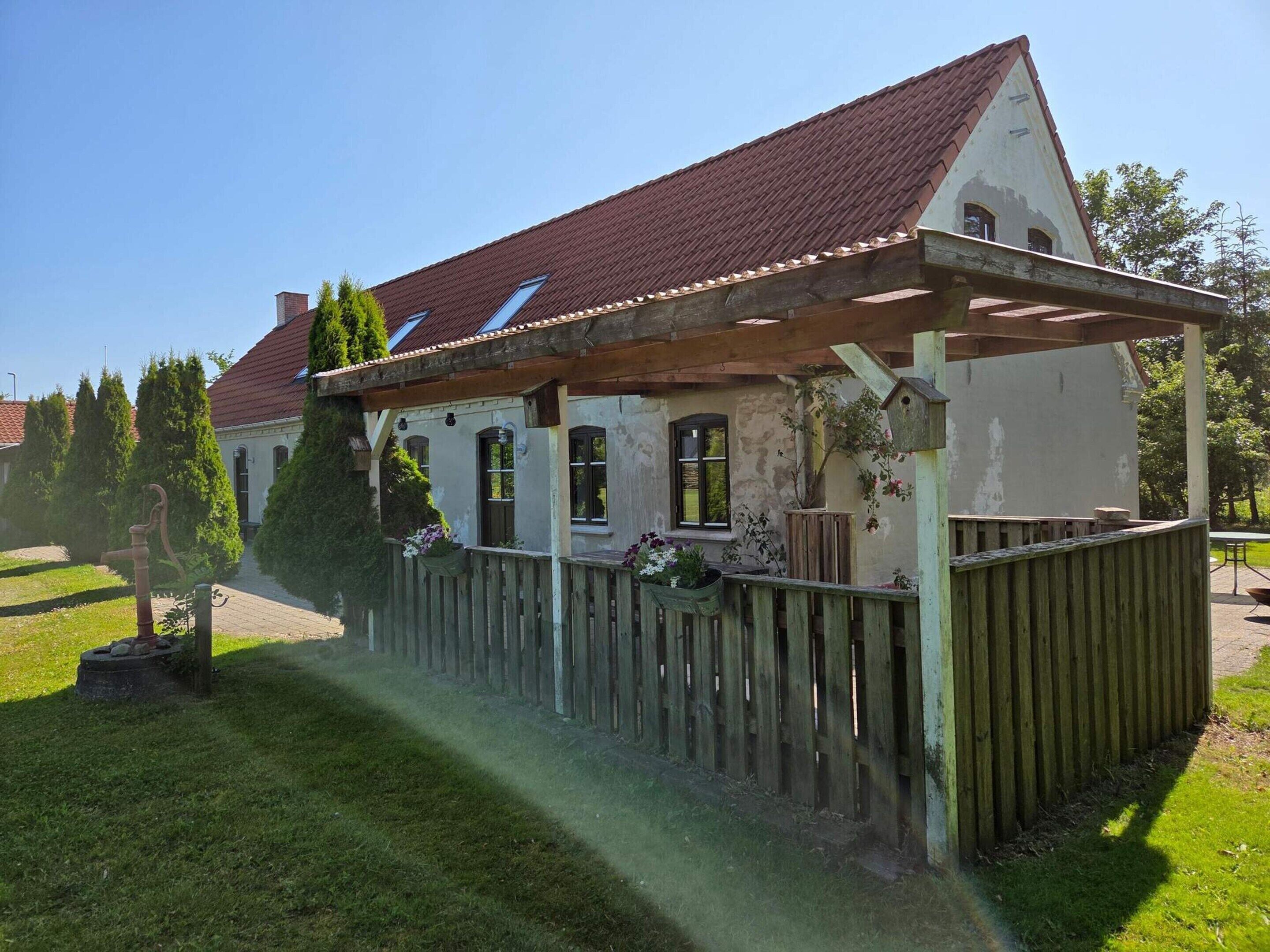 المنشأة من الخارج