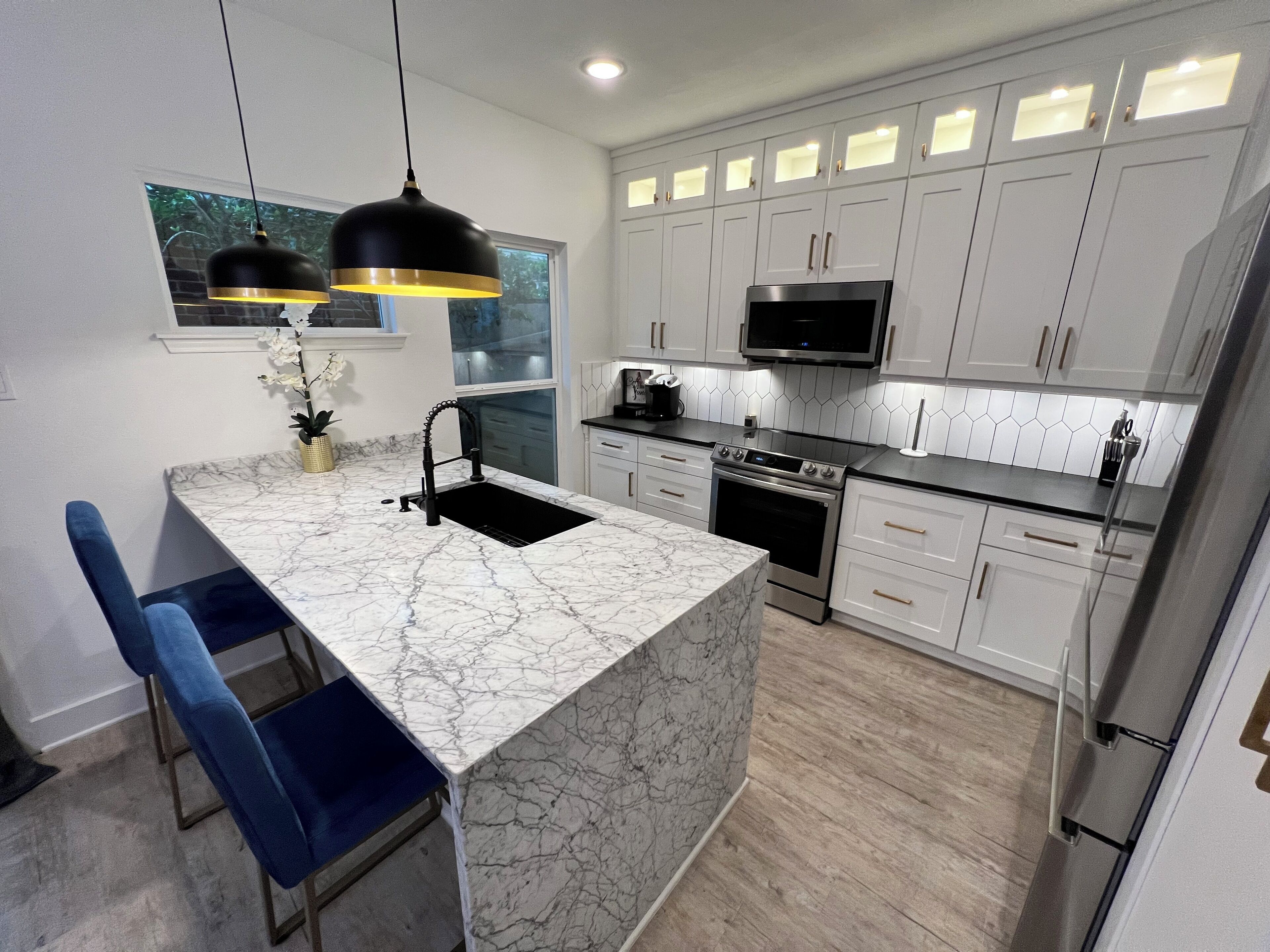 冰箱、微波炉、烤箱、炉灶