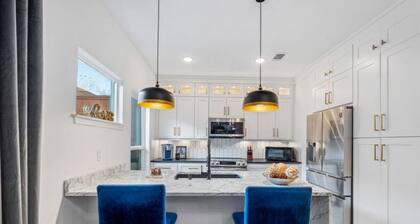 Luxurious Living: Experience the Best of Galleria 2-Bedroom Condo & 2 Car Garage