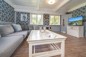 Unclassified image, 5 of 33, button