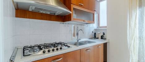 Microwave, toaster, ice maker