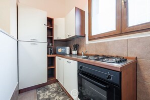 Fridge, microwave