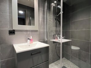 Bathroom - Riddertunets modern (Innlandet)